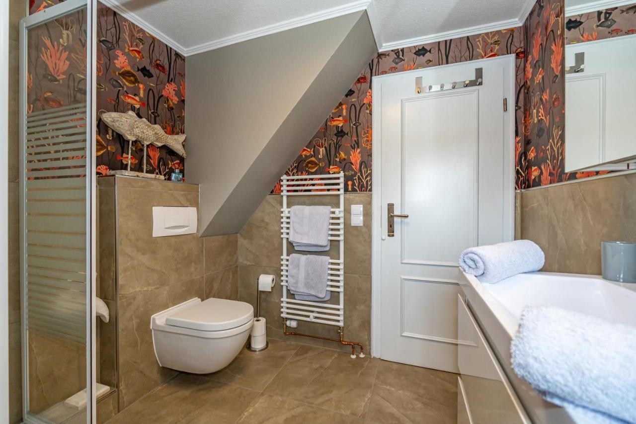 Gemuetliche Wohnung Unter Reet Mit Pool Und Sauna In Кайтум Екстериор снимка