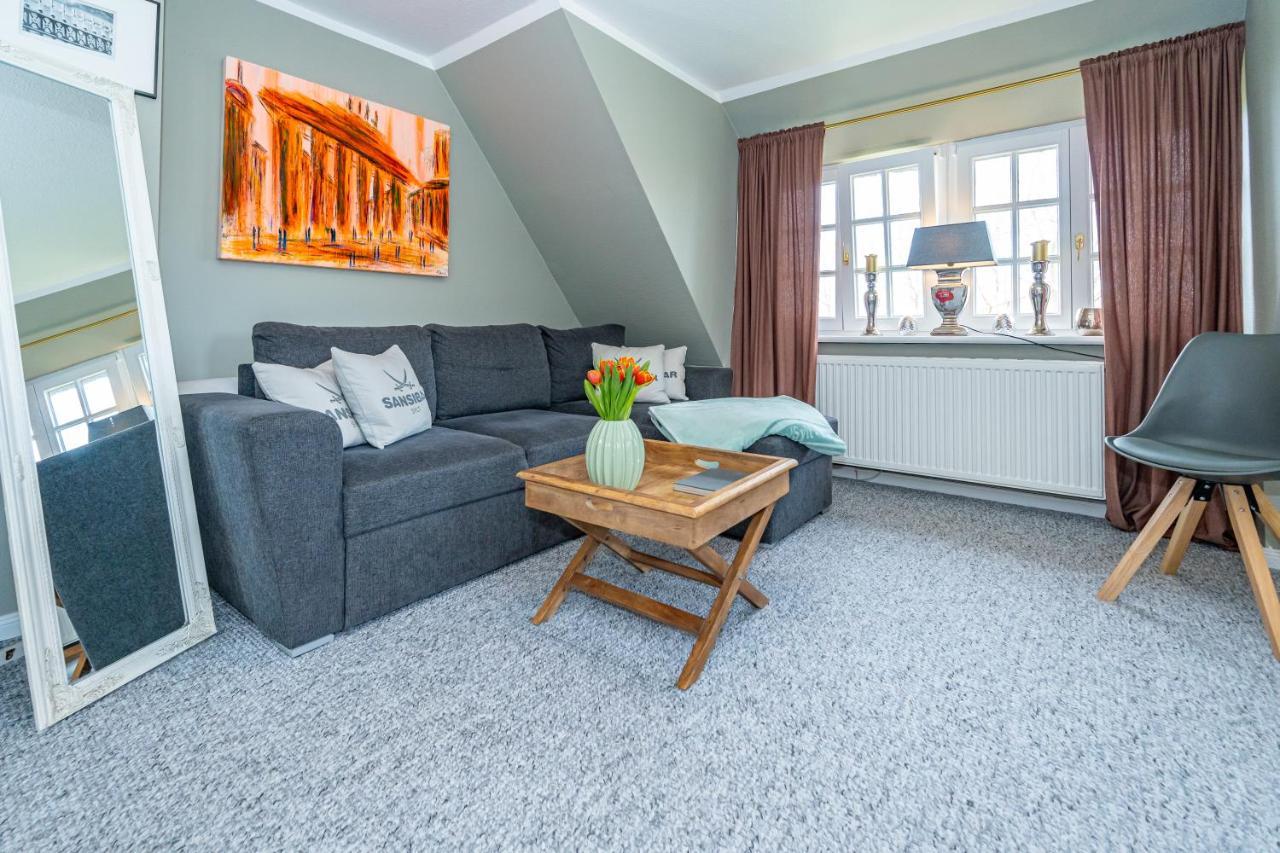 Gemuetliche Wohnung Unter Reet Mit Pool Und Sauna In Кайтум Екстериор снимка