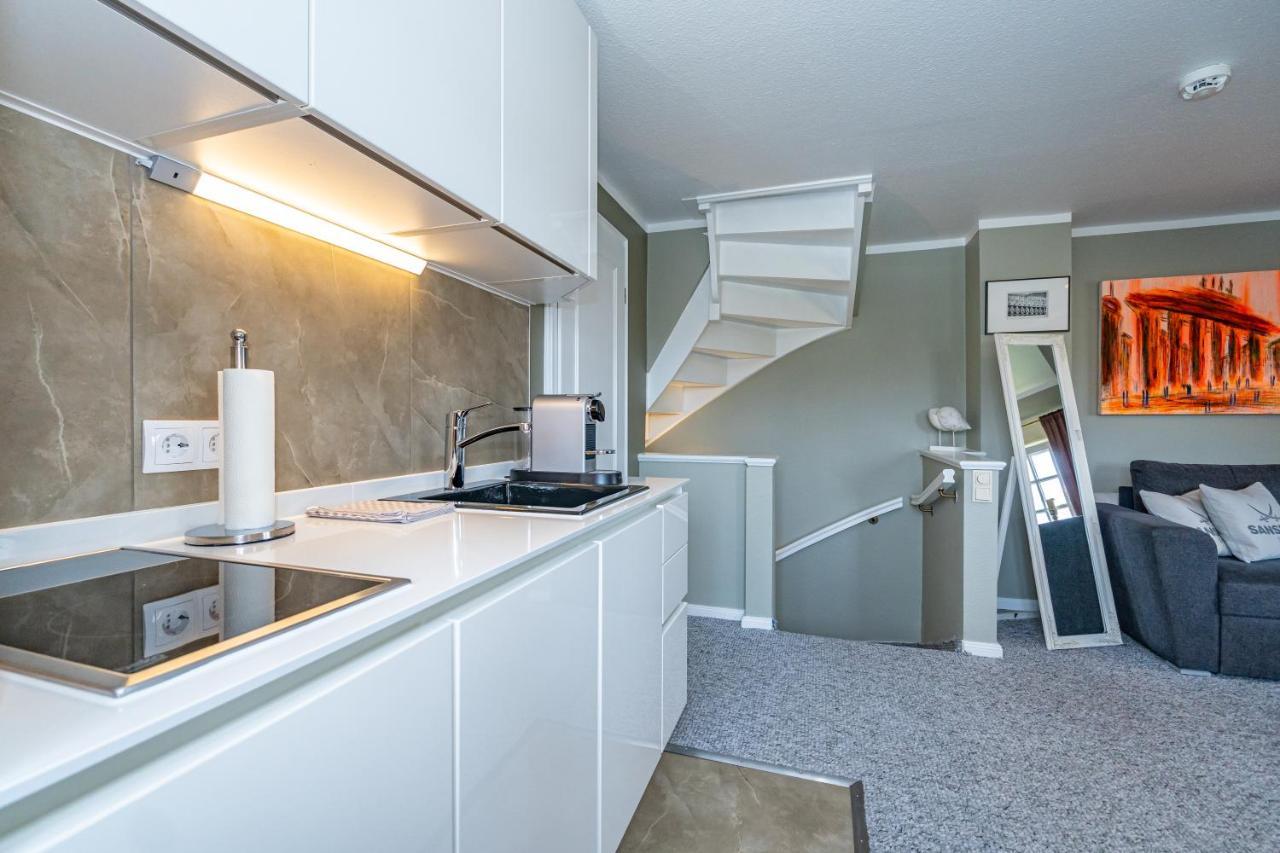 Gemuetliche Wohnung Unter Reet Mit Pool Und Sauna In Кайтум Екстериор снимка