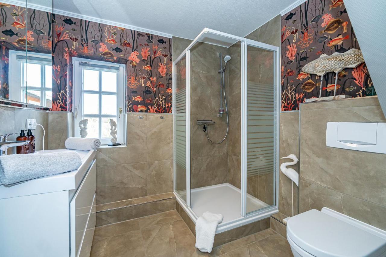 Gemuetliche Wohnung Unter Reet Mit Pool Und Sauna In Кайтум Екстериор снимка