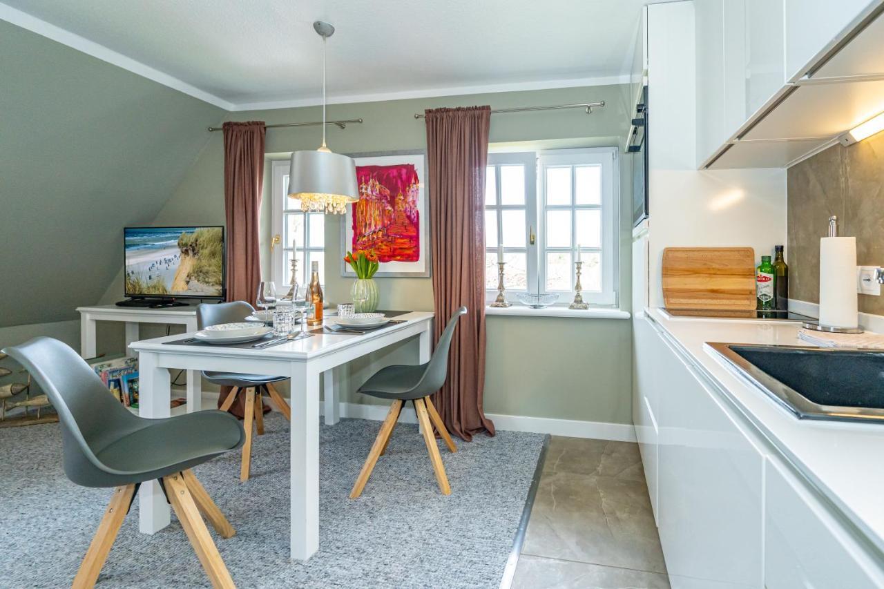 Gemuetliche Wohnung Unter Reet Mit Pool Und Sauna In Кайтум Екстериор снимка